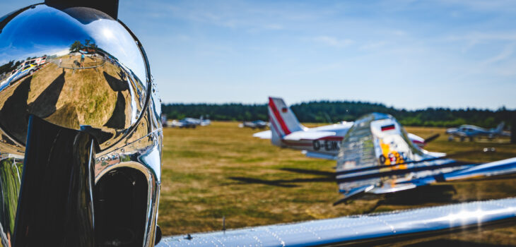 Flugzeug am Flugplatz Klausheide